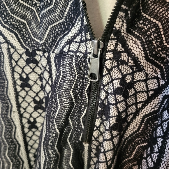 Free People Black Cream Lace Crochet  Keyhole Sleeveless Mini Dress Women 4 - Picture 8 of 9